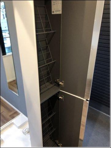 玄関　収納もある玄関です