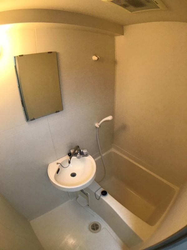 バス・シャワールーム　※別部屋参考写真