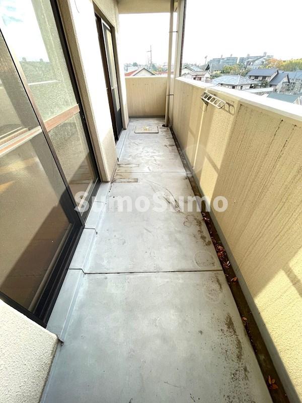 バルコニー　お洗濯にも便利なバルコニー付き