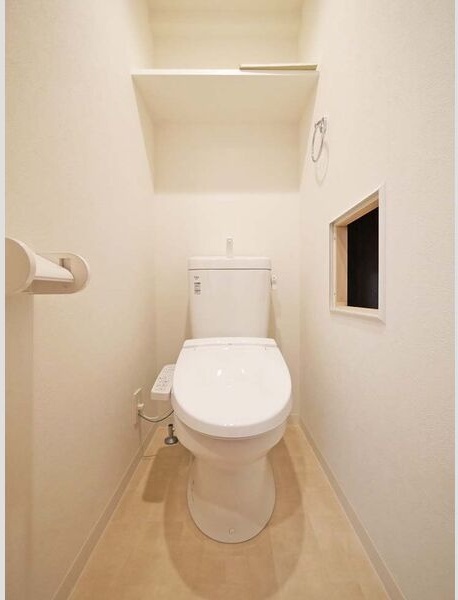 トイレ　同シリーズの内装写真となります