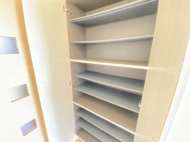 収納　シューズボックス