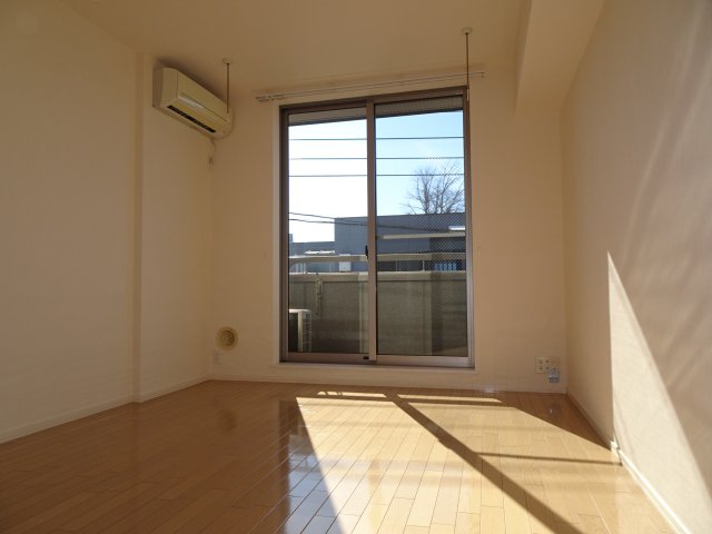 居室・リビング　同建物別室参考写真