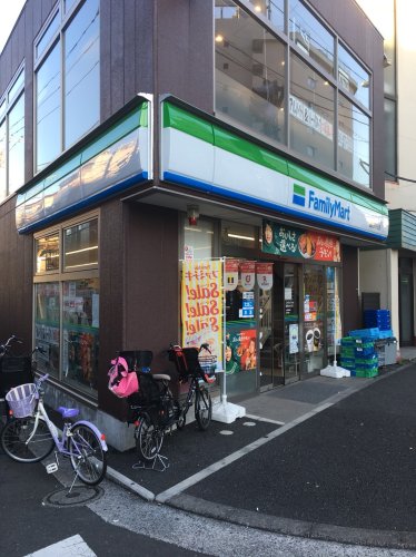 コンビニ　ファミリーマート 鶴見みかど店（コンビニ）まで614m