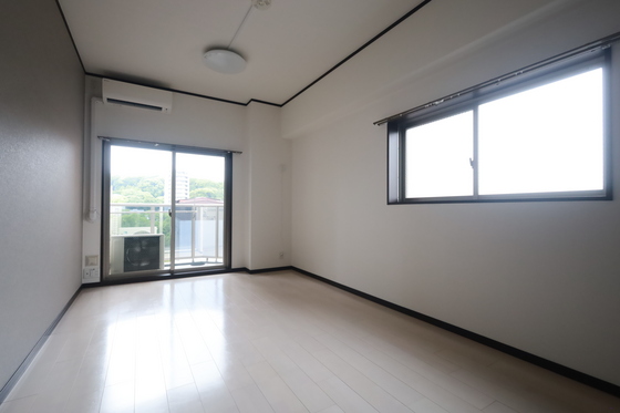 居室・リビング　※別部屋の写真です