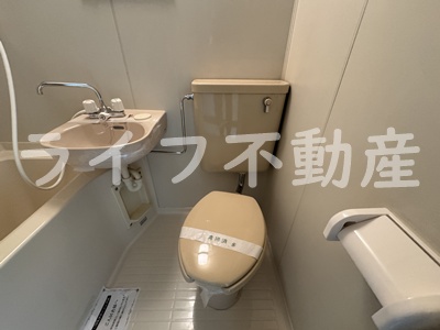 トイレ　清潔感のあるトイレです