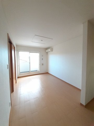 居室・リビング　こちらのリビングで趣味の時間をお楽しみください