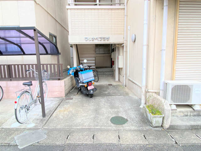 エントランス　エントランス