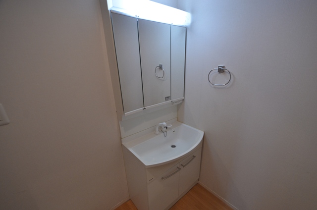 洗面設備　独立洗面台付きです♪