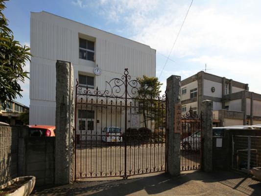 小学校　流山市立 流山小学校（小学校）まで596m