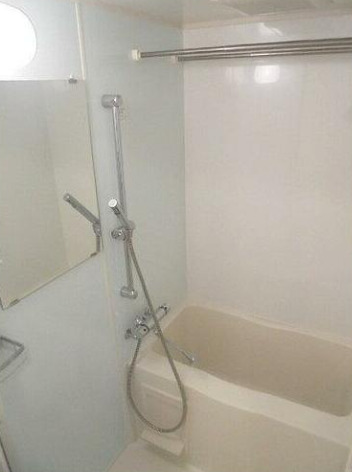 バス・シャワールーム　※別部屋参考写真