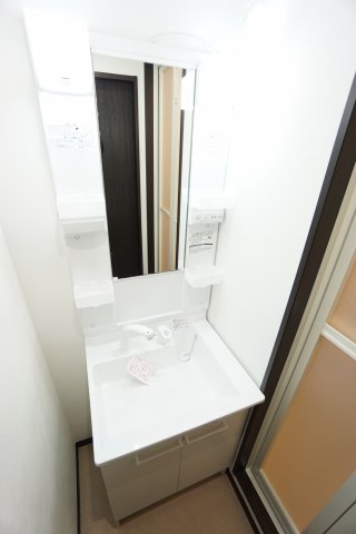 洗面設備　※同物件・同タイプの写真です。