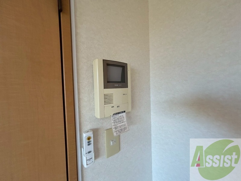 セキュリティ　ＴＶモニター付インターホンです。来客者の顔が見えるので安心！