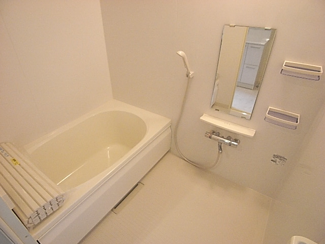 バス・シャワールーム　同形タイプのお部屋の写真になります。