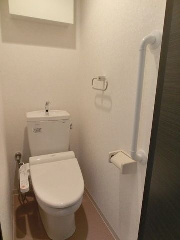 トイレ　ウォシュレット完備