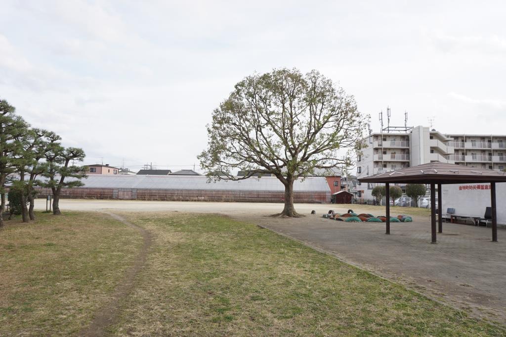 公園　金明町ふれあい広場（公園）まで449m