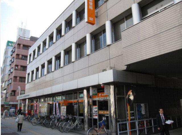 郵便局　港弁天郵便局（郵便局）まで524m