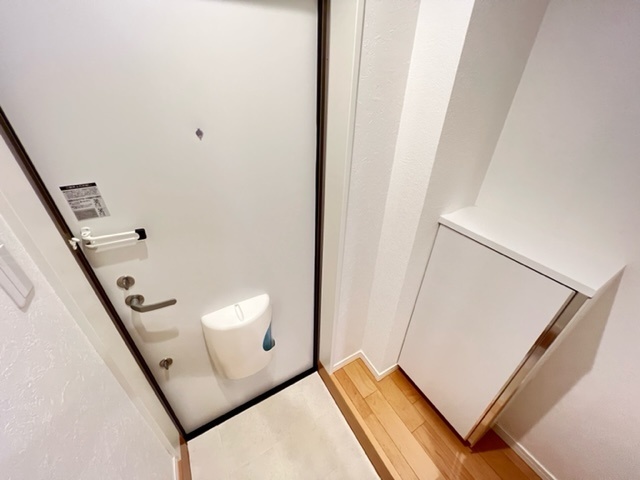 玄関　＊同施工会社の参考写真です。