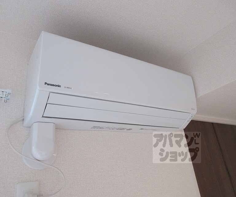 その他設備　最新エアコン付き・