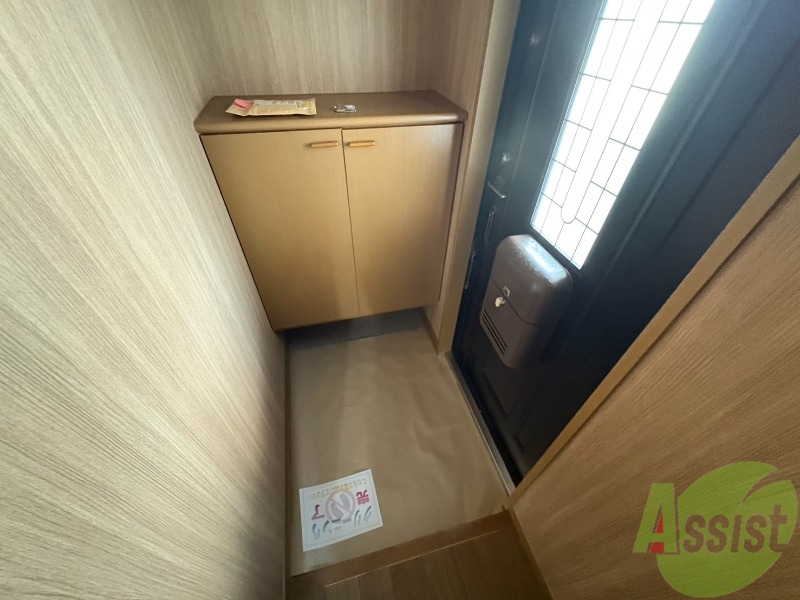 玄関　仕事から帰って迎えてくれるのはスタイリッシュな玄関です。