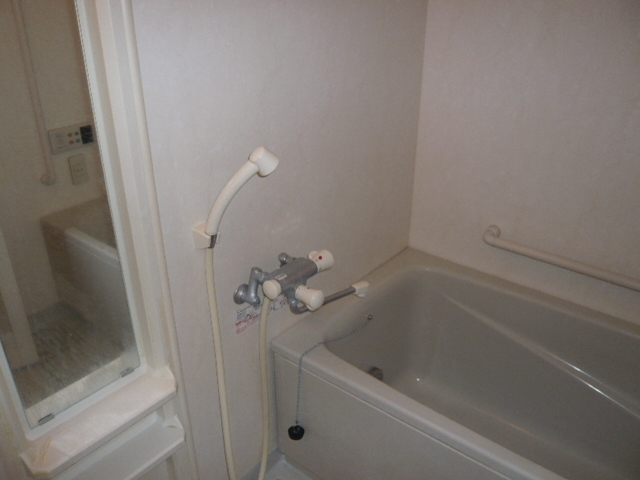 バス・シャワールーム　※同タイプのお部屋の写真を掲載しています。