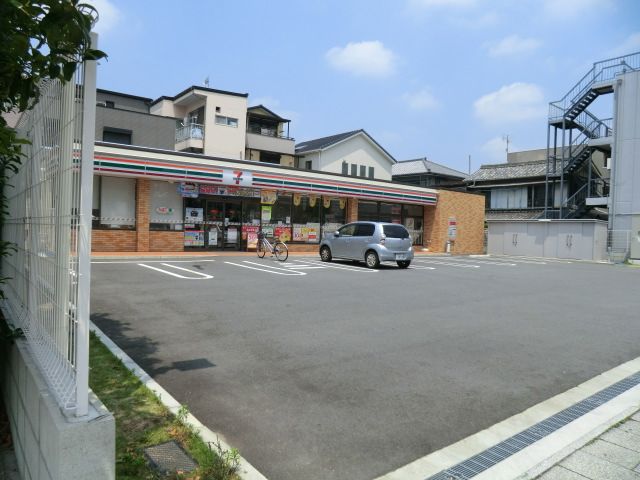 コンビニ　セブンイレブン名古屋表山店（コンビニ）まで482m