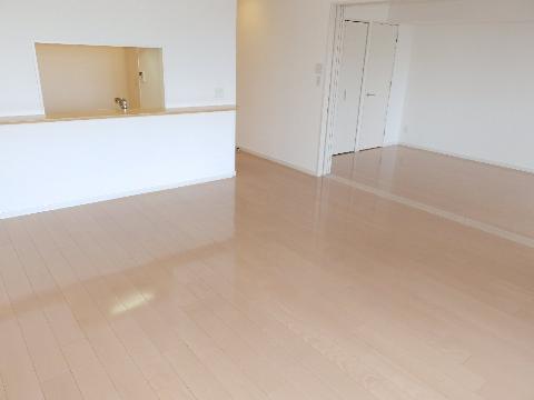 居室・リビング　室内