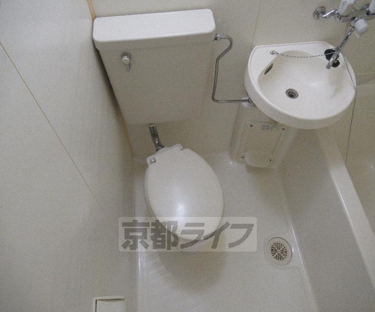 トイレ　清潔感のあるトイレです。