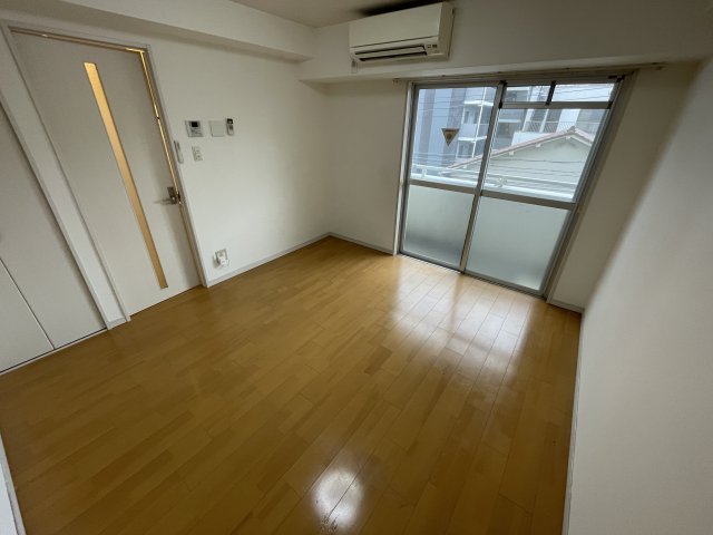 グローリア新北野の居間写真
