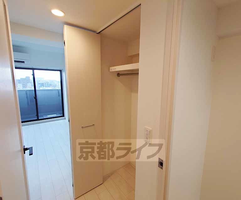 収納　十分な収納力を確保したクローゼットです。