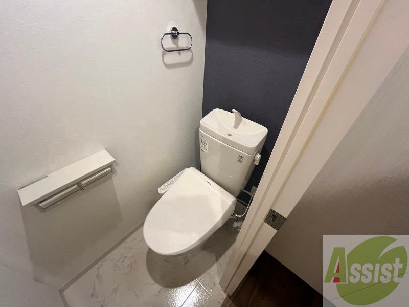 トイレ　こちらはトイレです。清潔感があり、安心して使用できます。