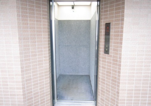 その他設備　エレベーター完備。