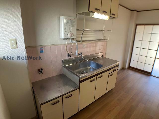 キッチン　※同物件別部屋の写真となります。
