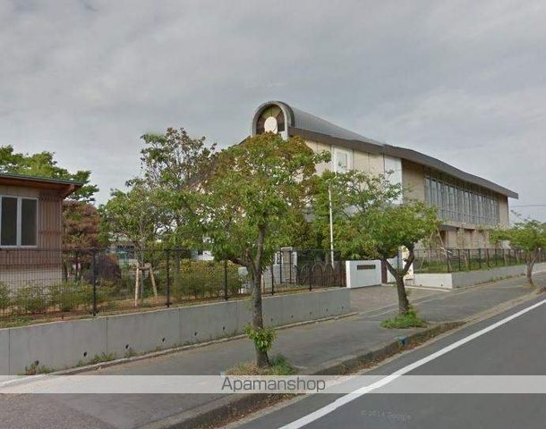 小学校　潮来市立日の出小学校（小学校）まで900m