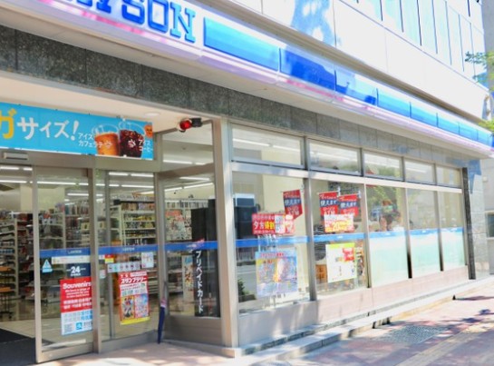 コンビニ　ローソン銀座四丁目昭和通店（コンビニ）まで148m