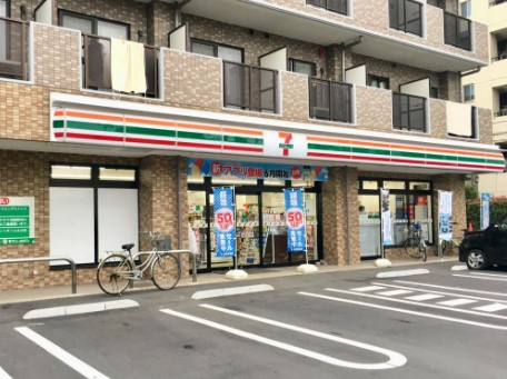 コンビニ　セブンイレブン 練馬春日町5丁目店（コンビニ）まで337m