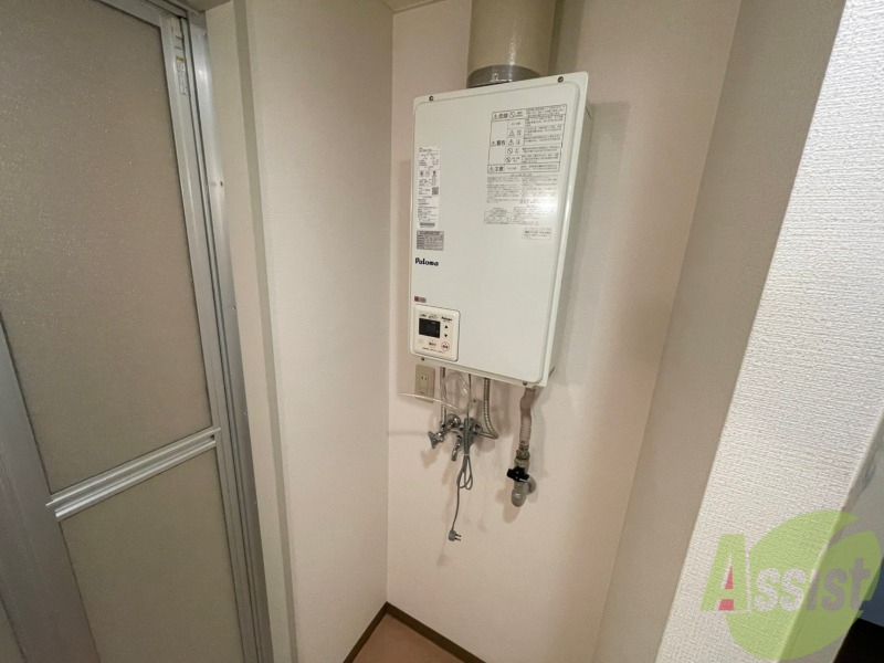 その他設備　給湯器は簡単操作で温度調整ができますよ。