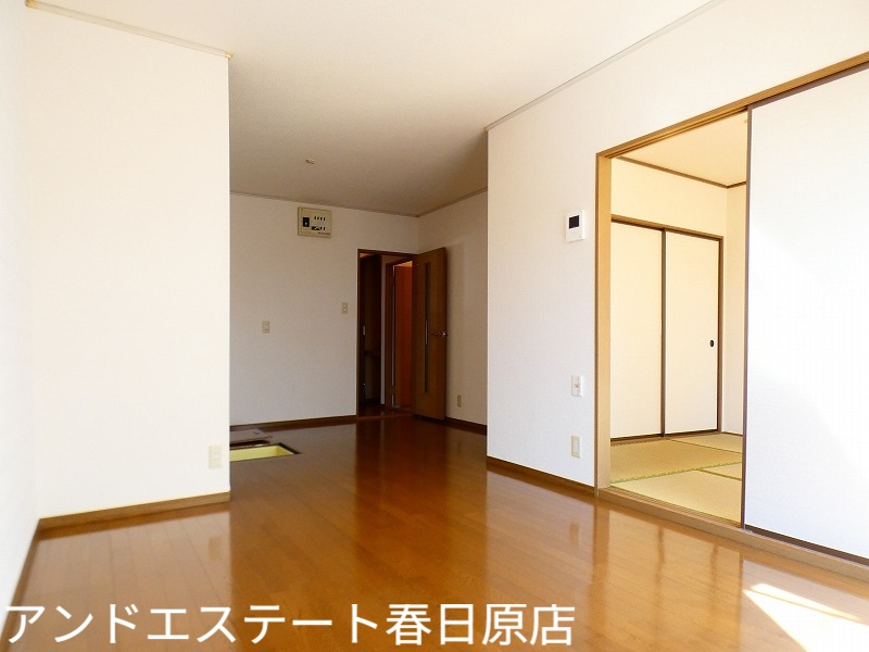 西鉄天神大牟田線 春日原駅 徒歩9分 2階建 築33年の居間写真