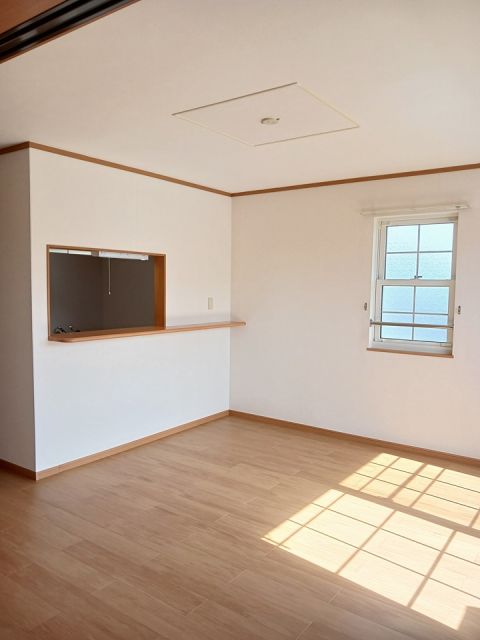 ベルソレイユIIの居間写真