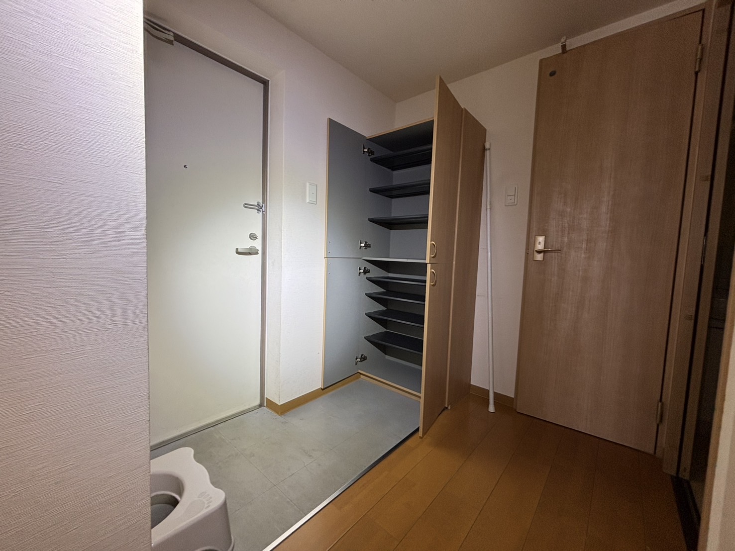 ビッグブリッヂ北31条の玄関写真