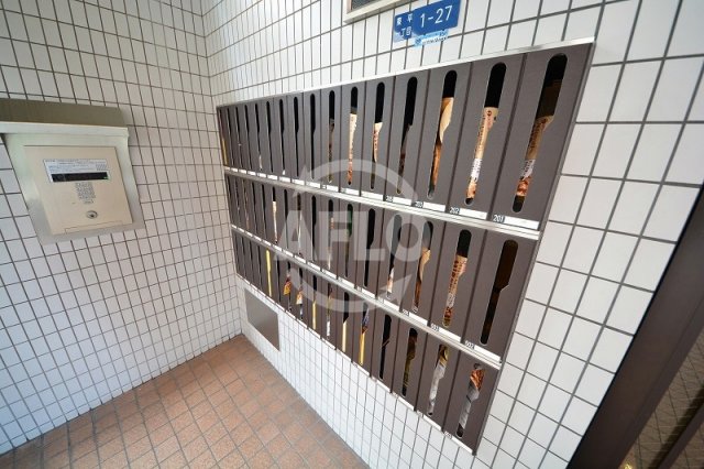 セキュリティ　日宝サンフラッツ東平　オートロックあり