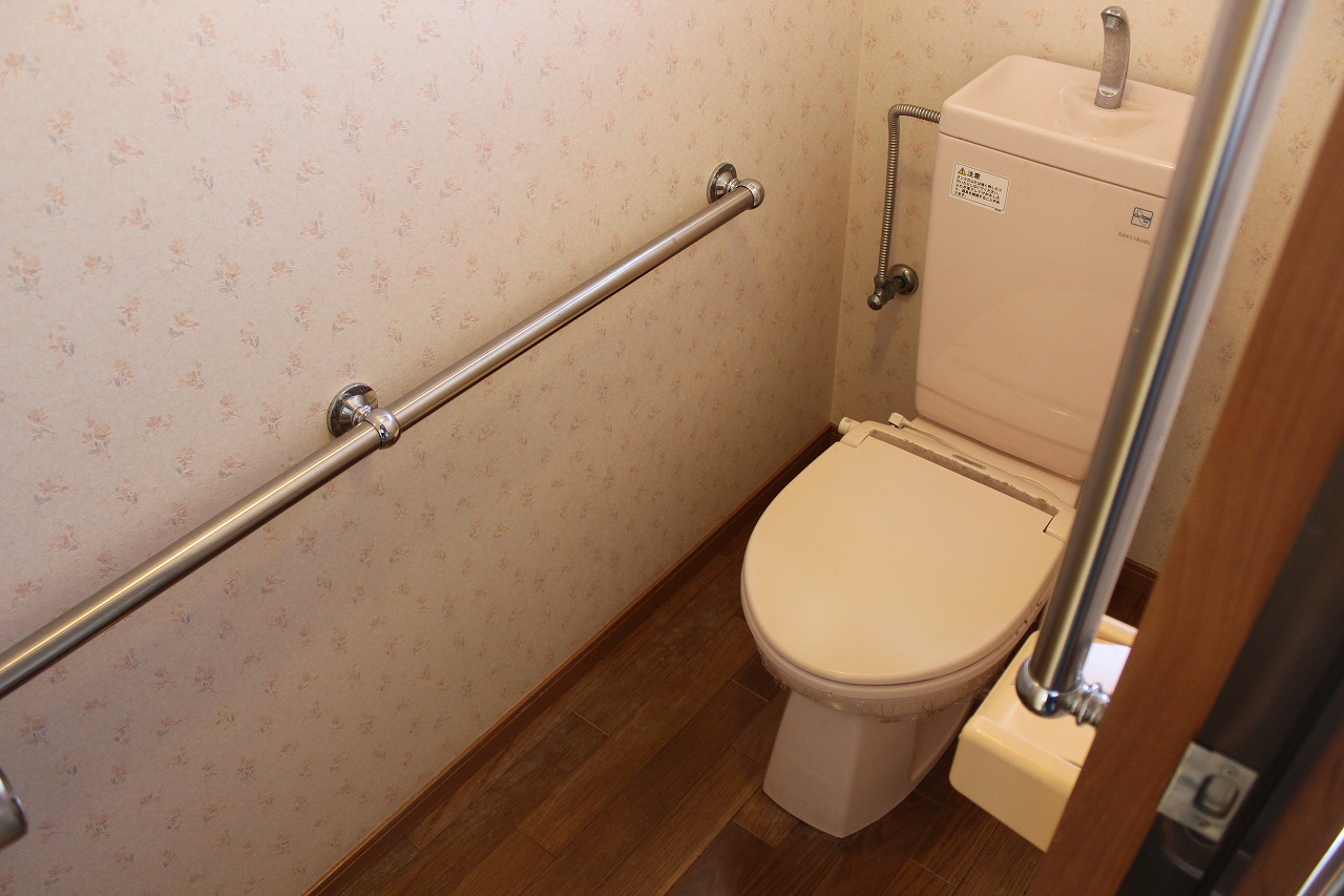 あおなみ線 荒子駅 徒歩16分 2階建 築56年のトイレ写真