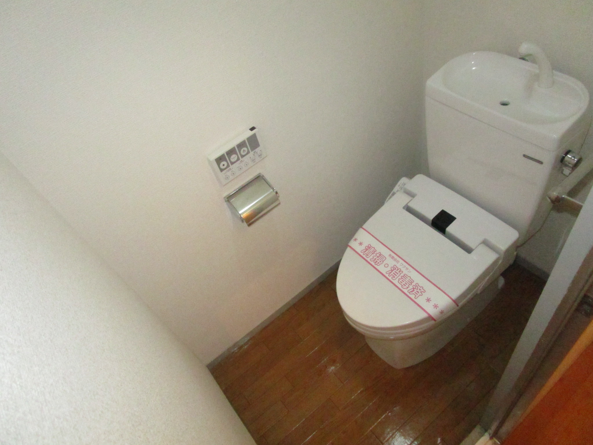 トイレ　ウォシュレット付きです！
