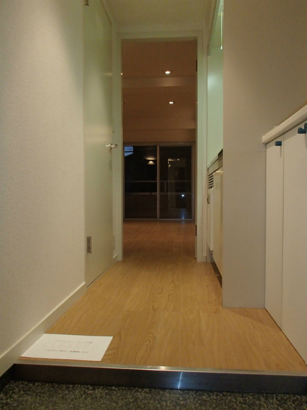 ラレーブ鷺ノ宮の玄関写真