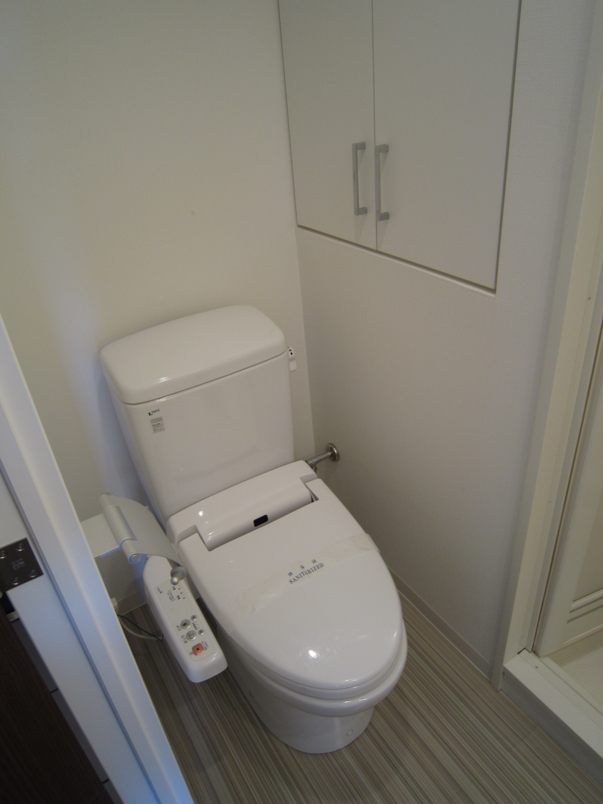 トイレ　温水洗浄便座