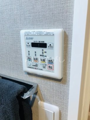 その他　※階数によって内装の色が異なります