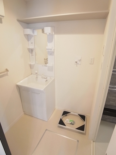 洗面設備　洗髪洗浄洗面台♪室内洗濯機置き場もあります♪