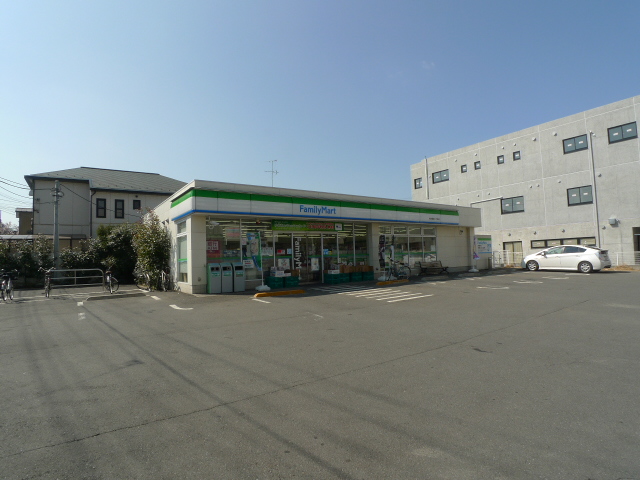コンビニ　ファミリーマート杉並宮前二丁目店（コンビニ）まで302m