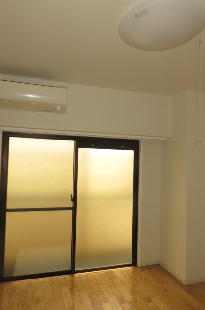 居室・リビング　室内