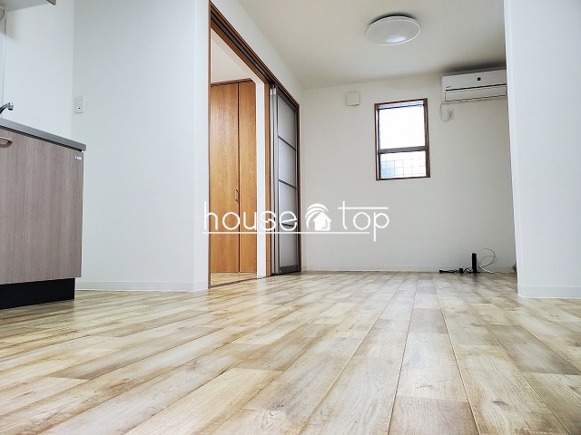 居室・リビング　テーブルなど設置可能