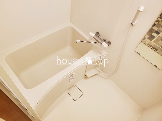 バス・シャワールーム　ゆったりと入浴できる浴槽